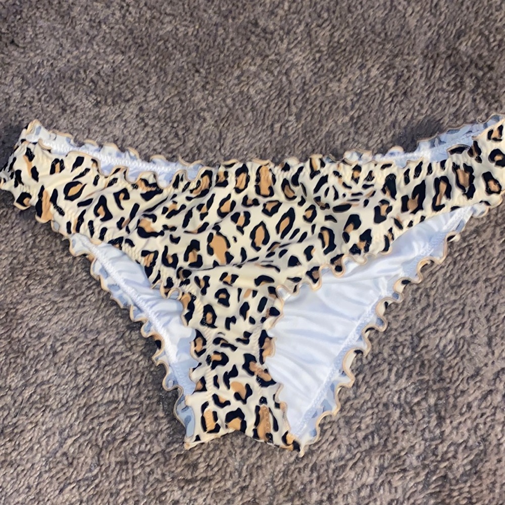 Womens leopard print Bikini Bottom size M